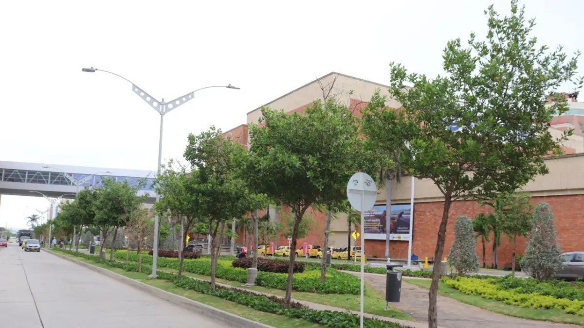 Balacera por intento de Atraco en El Bulevar de Buenavista Dejó dos Heridos y Pánico Entre Transeúntes del Norte de Barranquilla