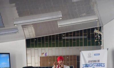 Joven reclutado por bandas a los 13 años recorre colegios del quindio con arte para evitar que niños terminen en Crimen