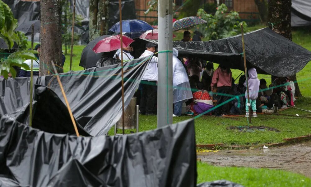 Estos Son Los Voceros Emberá en Bogotá que exigen Contratos y Bloqueo Acceso A Servicios A Cambio de Permitir la Reubicacia de la Comunidad Indígena