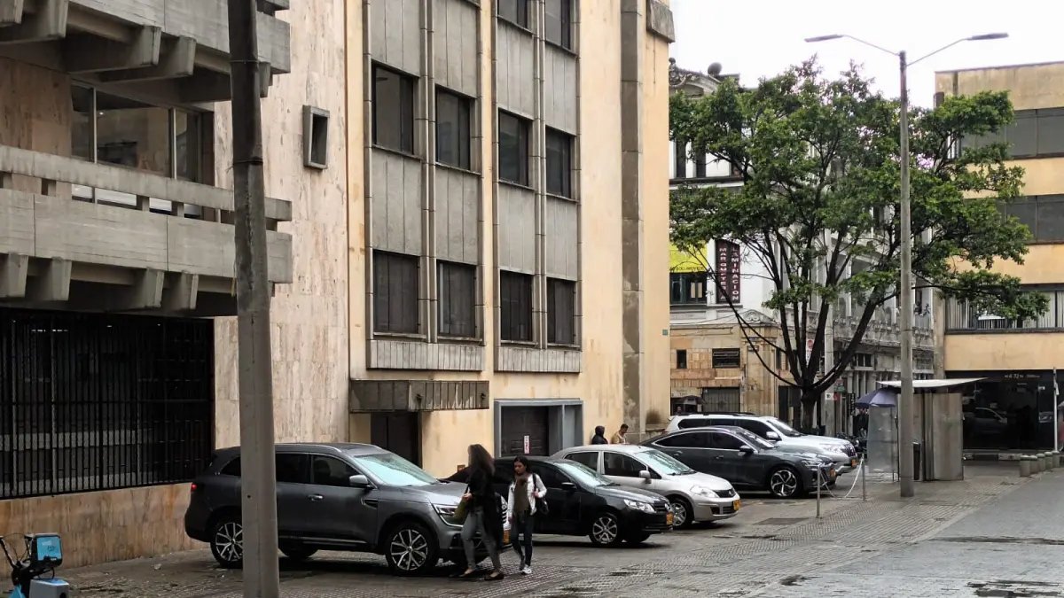 Distrito Denuncia Daño en Espacios Peatonales en Bogotá