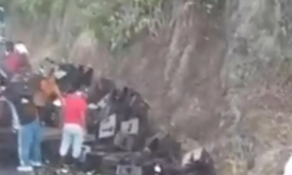 Camión de Cerveza Tras Tras Grave Accidente en el Alto de la Línea: Las Imágenes Generaron Rechazo en Redes Sociales