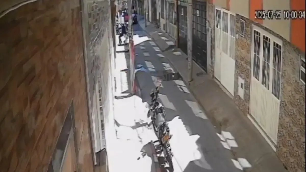 Joven Salta desde El Segundo Piso de su Casa para Evitar el Robo de Su Moto en la localidad de Bosa en Bogotá