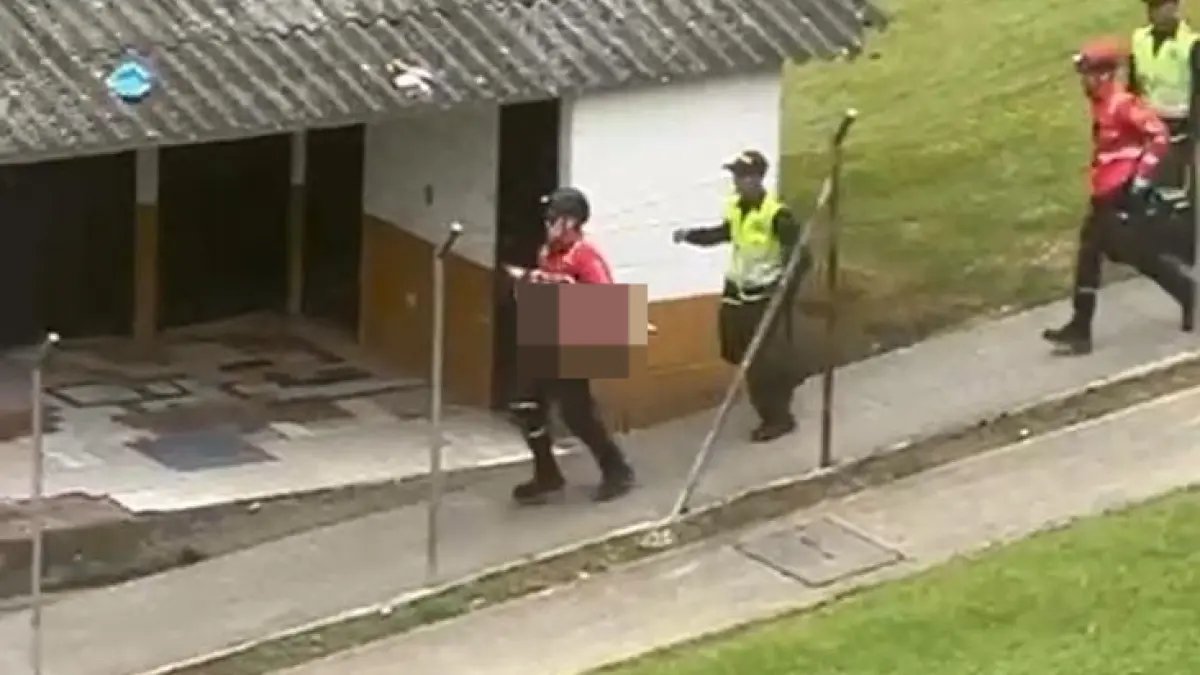 Así Intentaron Salvar a la Niña de 3 Años Asesinada por Su Madre en Manizales, Paramédicos Correron al Hospital