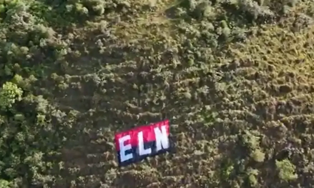 Bandera del Eln Fue Instalada en una Montaña del Corregimiento de San Antonio de Prado, en Medellín; Es La Tercera Insignia Avistada EN 2025