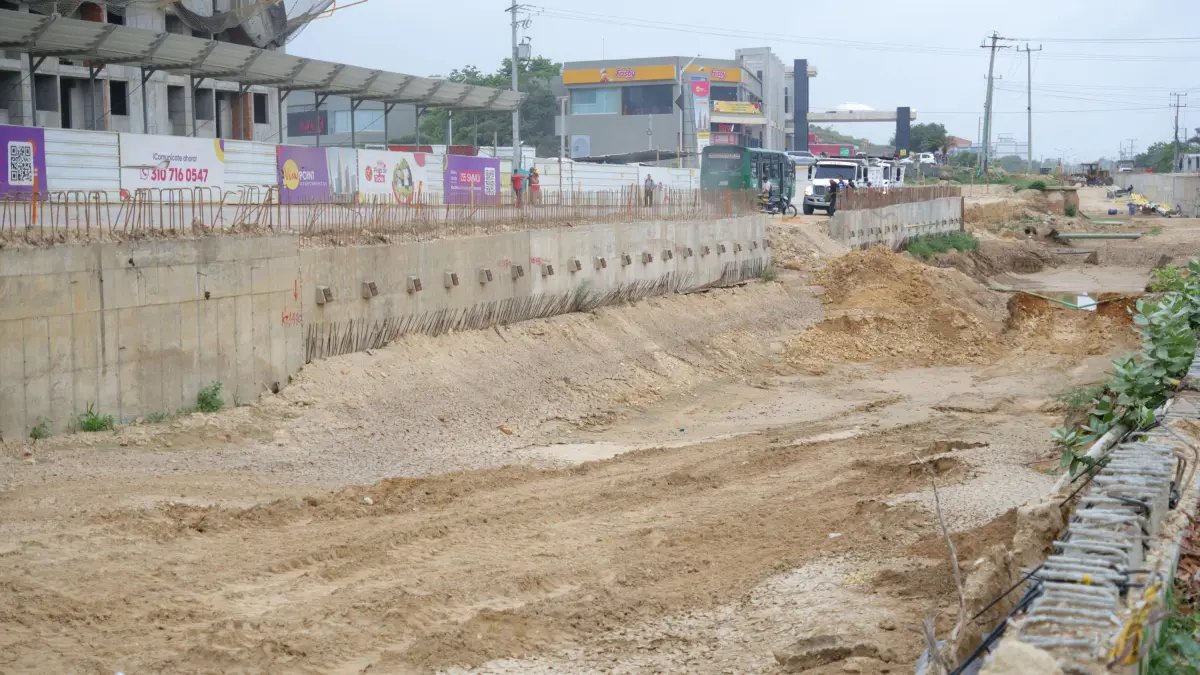 Admiten demanda contra el invíaas y la gobernacia del atlánico por retrasos en las obras de la gran vía; Comerciantes Denuncianos Pérdidas Millonarias