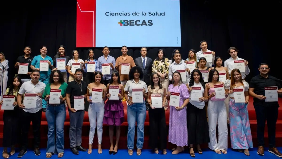 UNINORTE ENTREGA MÁS DE 250 BECAS Universitarias para impulsar El Talento Joven del Caribe Colombiano en Barranquilla