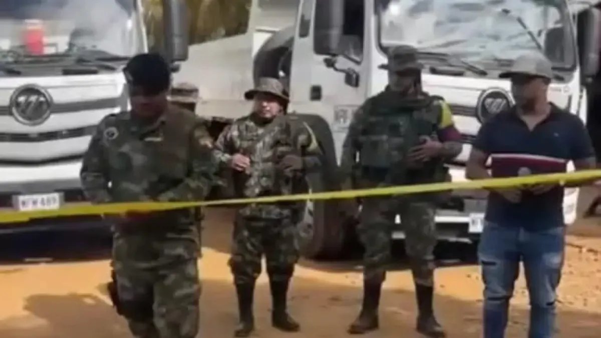 Polémica en cauca | Disidencias de Farc Entregaron Maquinaria en un Acto Público: 'Fue Con Dineros de Extorsión y Narcotráfico', Dice Ejército