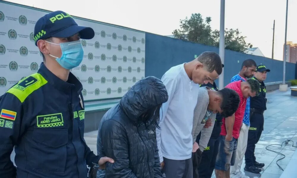 Cae Red Criminal que Escondía Armas y Drogas Bajo Tierra en el Sur de Bogotá