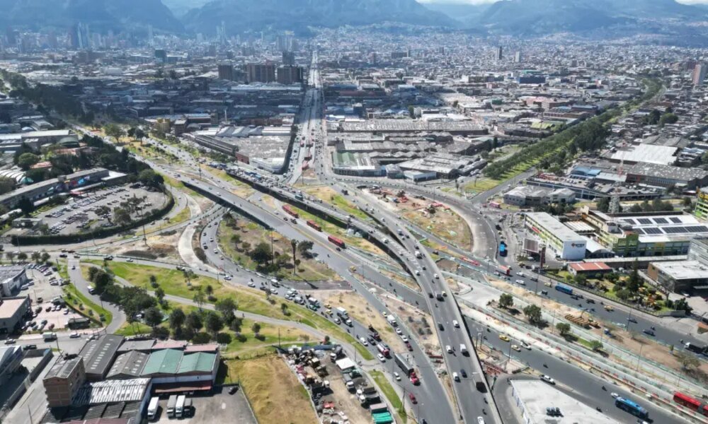 Estos hijo, uno a uno, los desvíos habilitados por la demoliciónica de dos históricos puentes ubicados en el occidental de bogotá