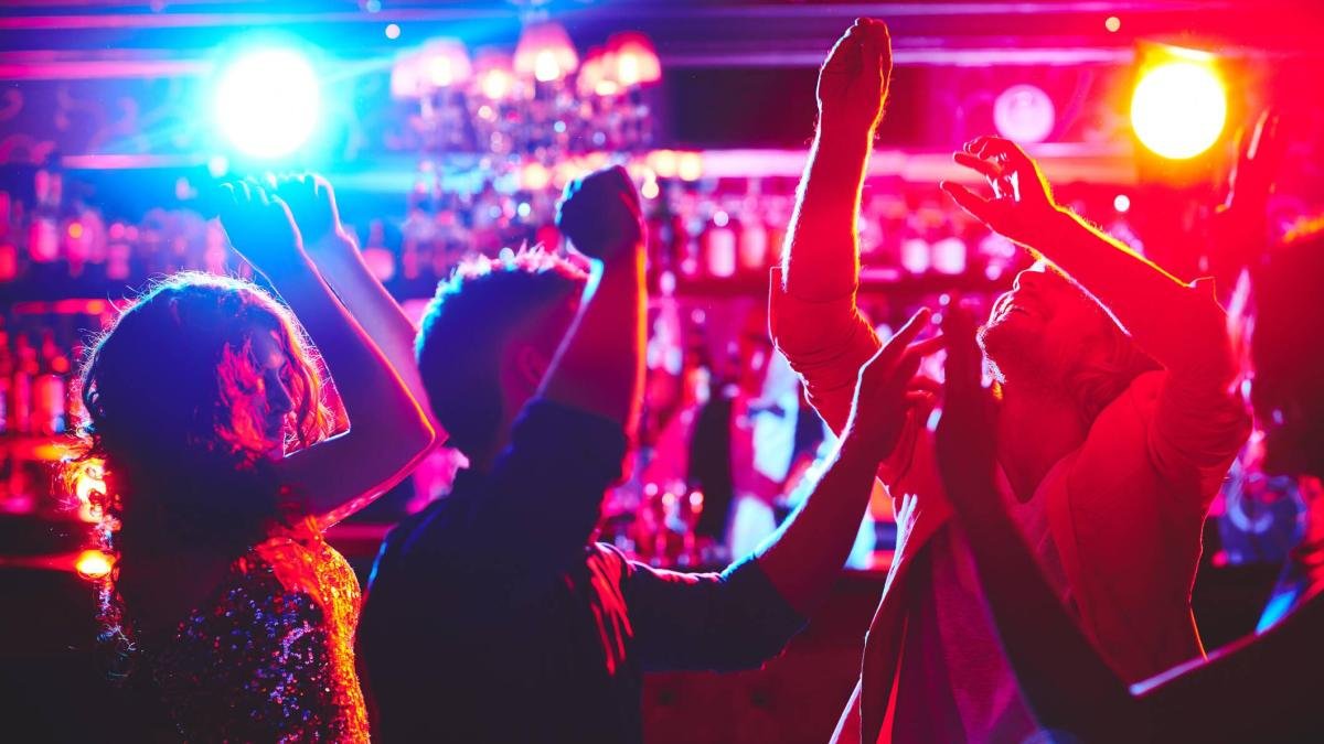 Concepto de bogotá critica el decreto que dejó la fiesta Hasta las 3 de la mañana y alerta impacto en seguridad y economía