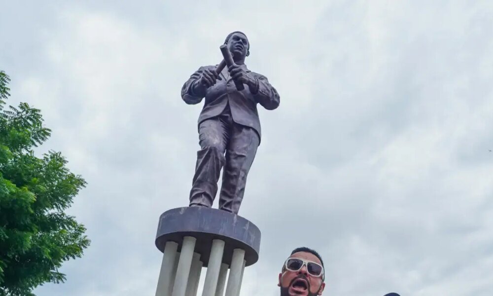 Rechazo en Barranquilla A Propuesta que busca el Traslado de Las Estatuas de Joe Arroyo y Esther Forero Al Malecón: La Razones Dantrás de la Pretensión