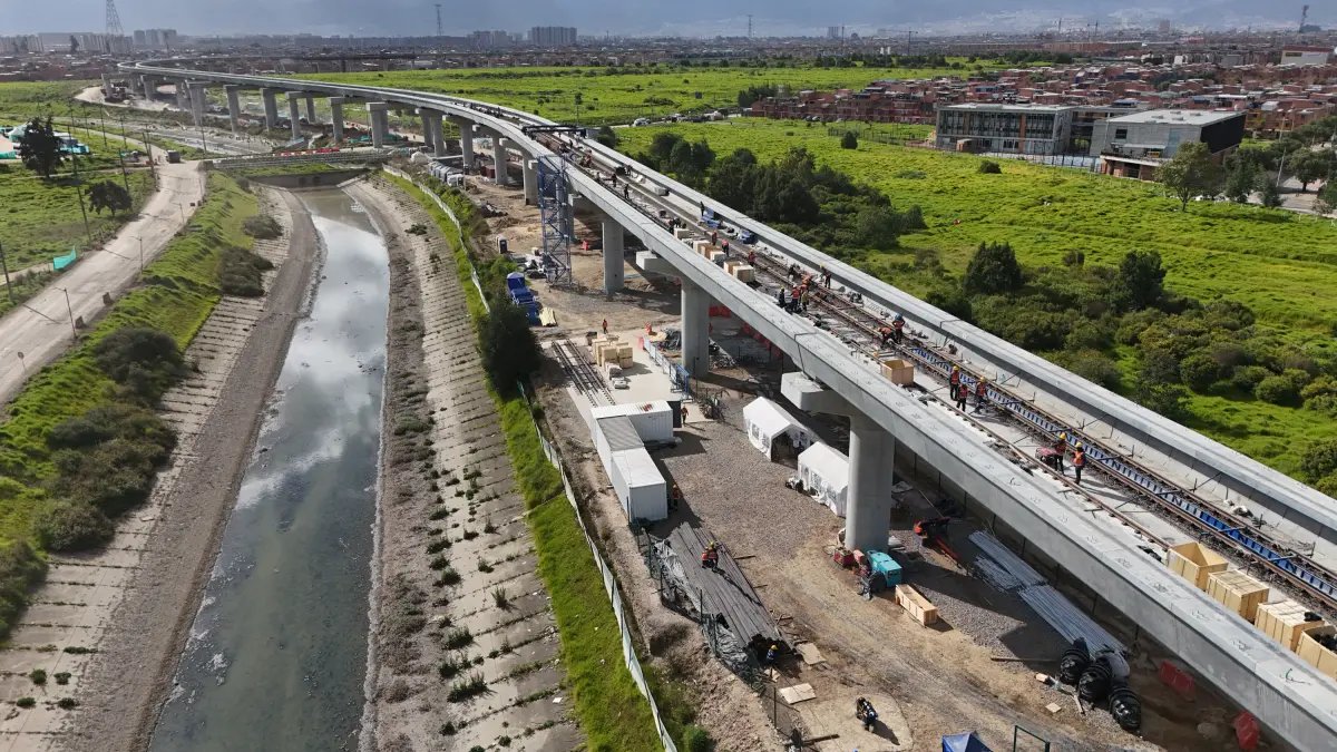 Ya no habla de elevado o subterráno, sino de mitigar impactos urbanos negativos