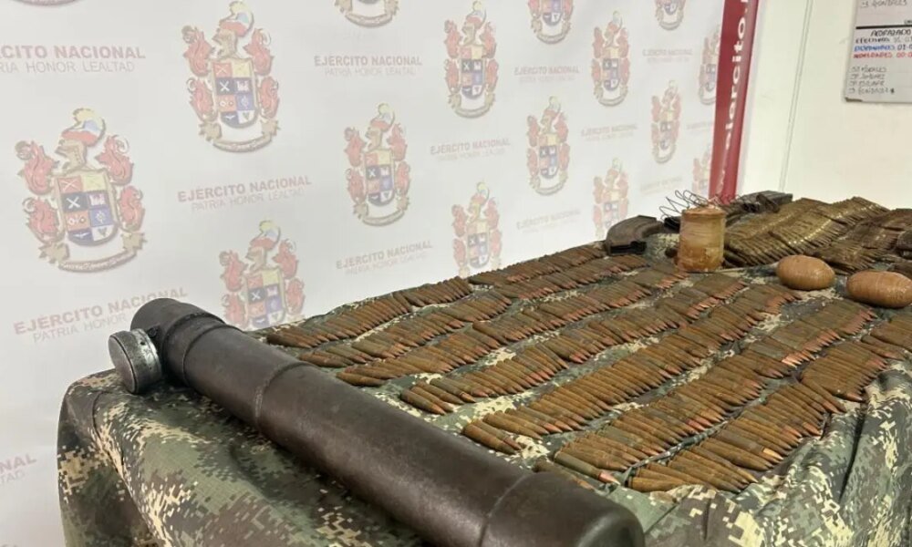 Hallan Peligroso Depósito Con Armas y Explosivos del Grupo Comuneros del Sur