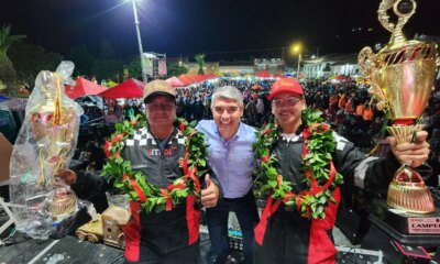 Padre e hijo, Fueron Los Campeones del Concurso Nacional de Tractomulas en Reversa que Convocó A los 154 Del País en Samacá de los 154 Mejores 'Muleros' en Samacá, Boyacá