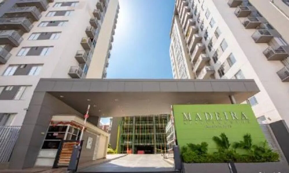 Robos Simultános en Conjunto Residencial Madeira Deja Pérdidas Cercanas A 40 Millones de Pesos: Los Delincuentes, Capturados en video