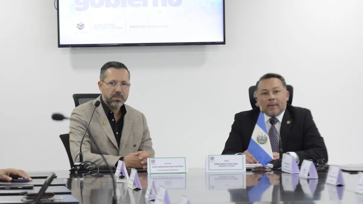 ¿Un Quedo El Embajador de ESe País un Santander?
