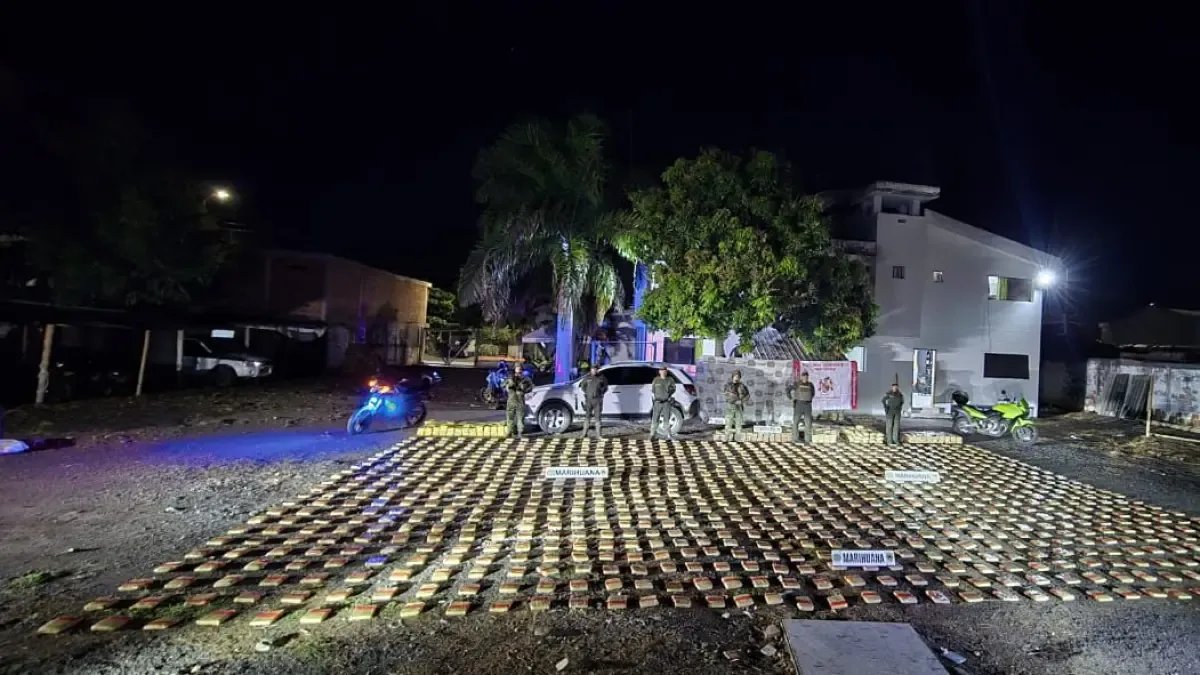 En una perseguridad de película, autoridad incautaron más de una tonelada de marihuana en un vehículo que se movilizaba en vías del valle del cauca