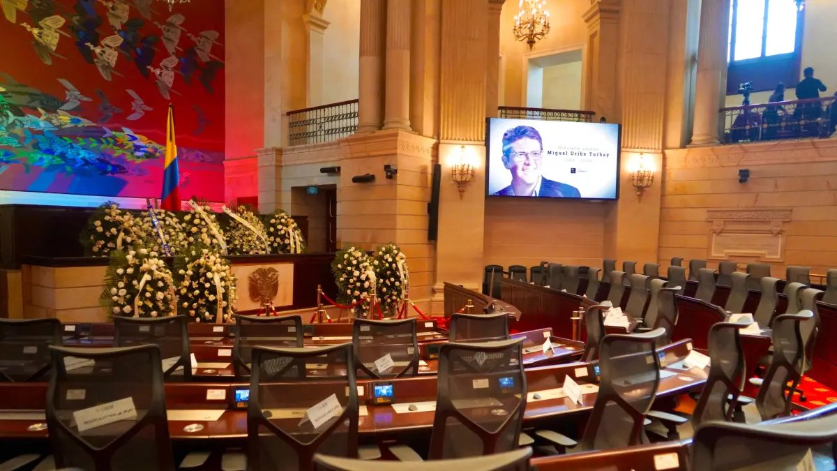 ¿Qué implicaciones Tienen Los Días de Luto declarados en Bogotá, Medellín y Bucaramanga Tras Asesinato de Miguel Uribe Turbay?