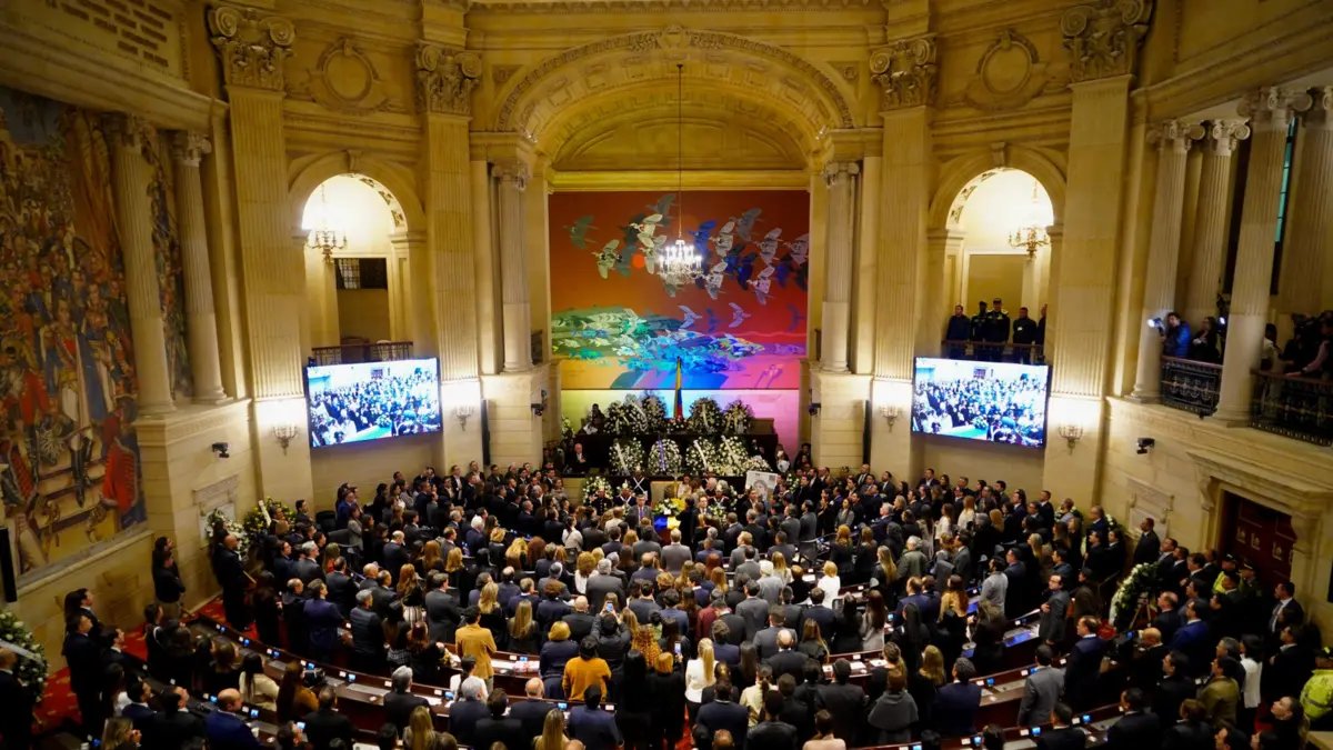 Funeral Miguel Uribe, Siga El Minuto a Minuto en La CámaRa Ardiente, El Sepelio y Las Útimas Noticias