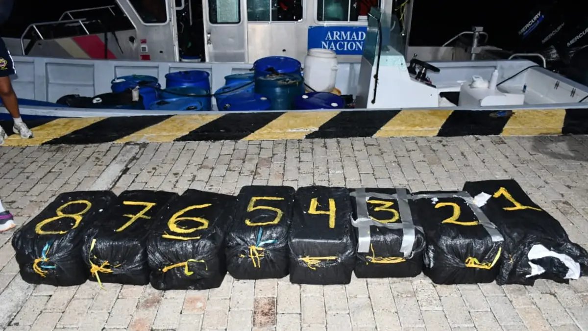 San Andrés: En Medio del DeSesperrer Introento de Criminales al Botar la Coca Al Mar, Incautan 199 Kilos de Clorhidrato en Operación Colombia