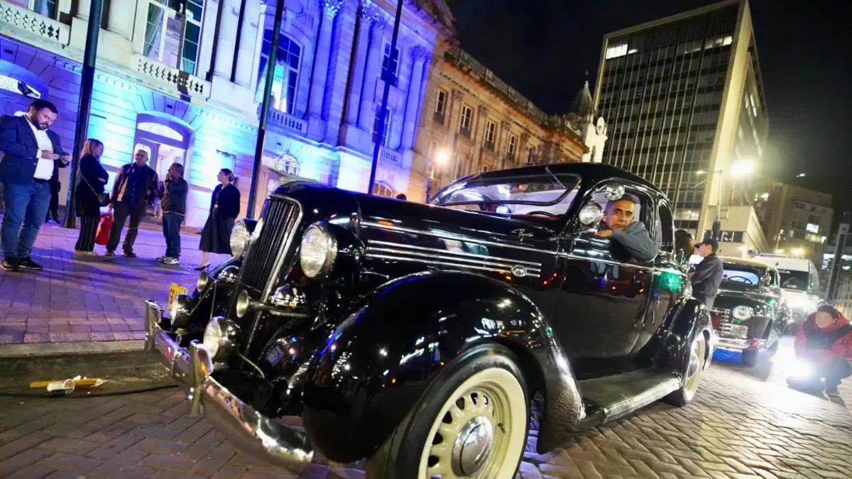 Estos serán los Tesoros de Casi 100 Años que Rodarán por Bogotá en el Próximo Desfile de Autos Clásicos y Antiguos