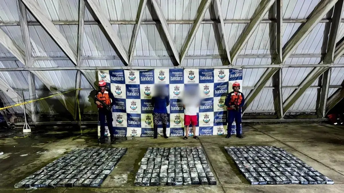 Este Fue el Operativo para Decomisar un Cargamento de Cocaína Avaluado en Más de 64.000 Millones de Pesos, Oculo en una Lancha, Cerca de Isla Gorgona