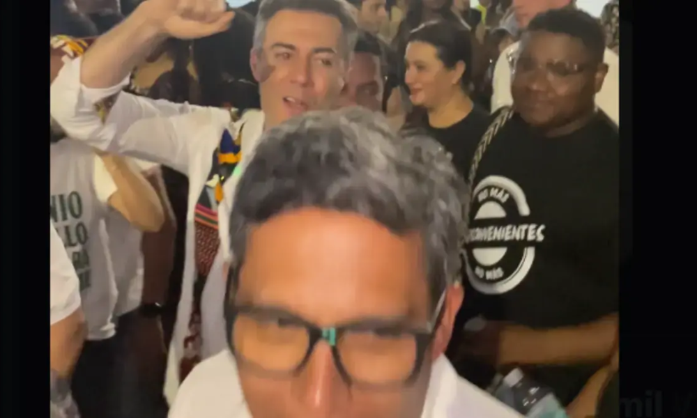 El Exalcalde de Medellín y Precandidato Presidencial Dijo que Sigue Con Su Campaña