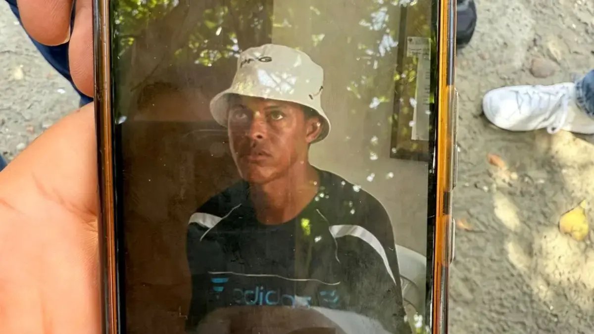 con amenaza en altamar los obligaron un pagar $ 1.800.000 con Tarjeta de Crédito