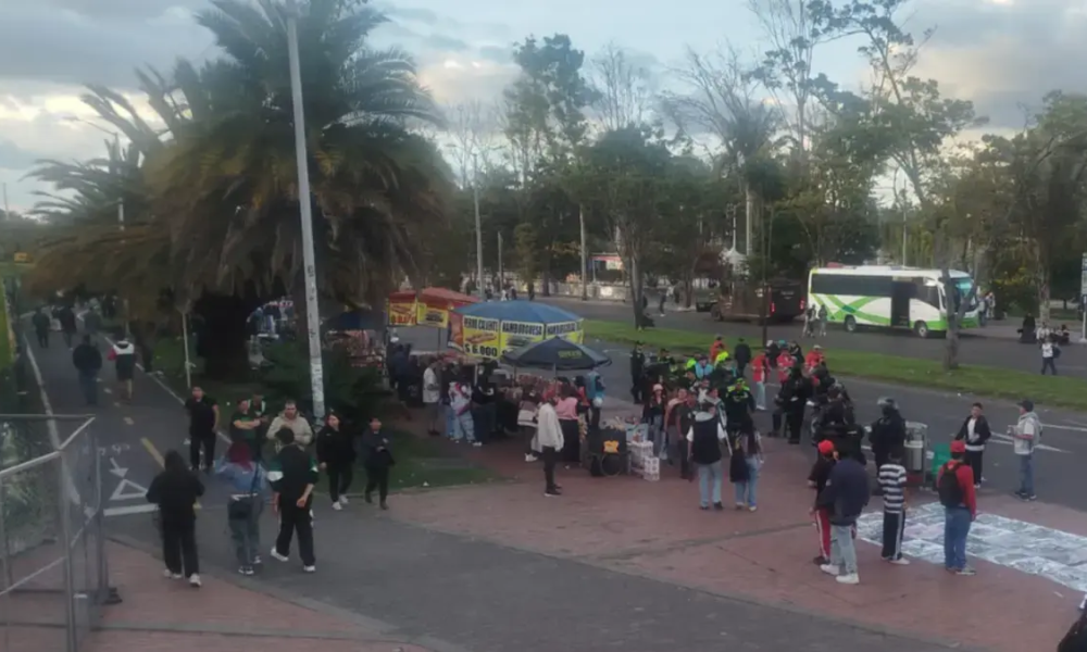 Reportaron perturbaciones entrelazadas, Asistentes y la Policía Durante el Segundo Día del Evento