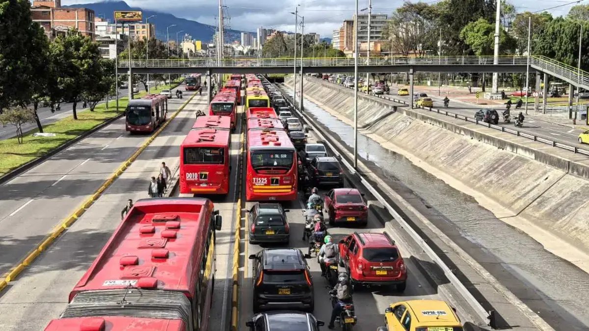 ¿Qé Pasa Con los autobuses que Están presenteando Fallas Técnicas y Provocando intensos trancones en la Ciudad?