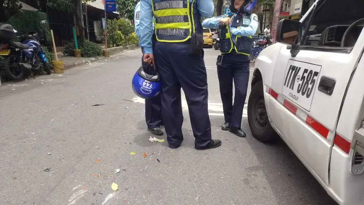 VEHÍCULO DE LA SECRETARÍA DE MOVILIDAD SE VIO INCENDIDO EN ATROPELLAMENTO