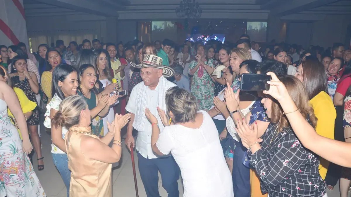 Universidad Simón Bolívar concede doctorado honoris causa pómo a adolfo pacheco en la 'Tarde del Legado Caribe'