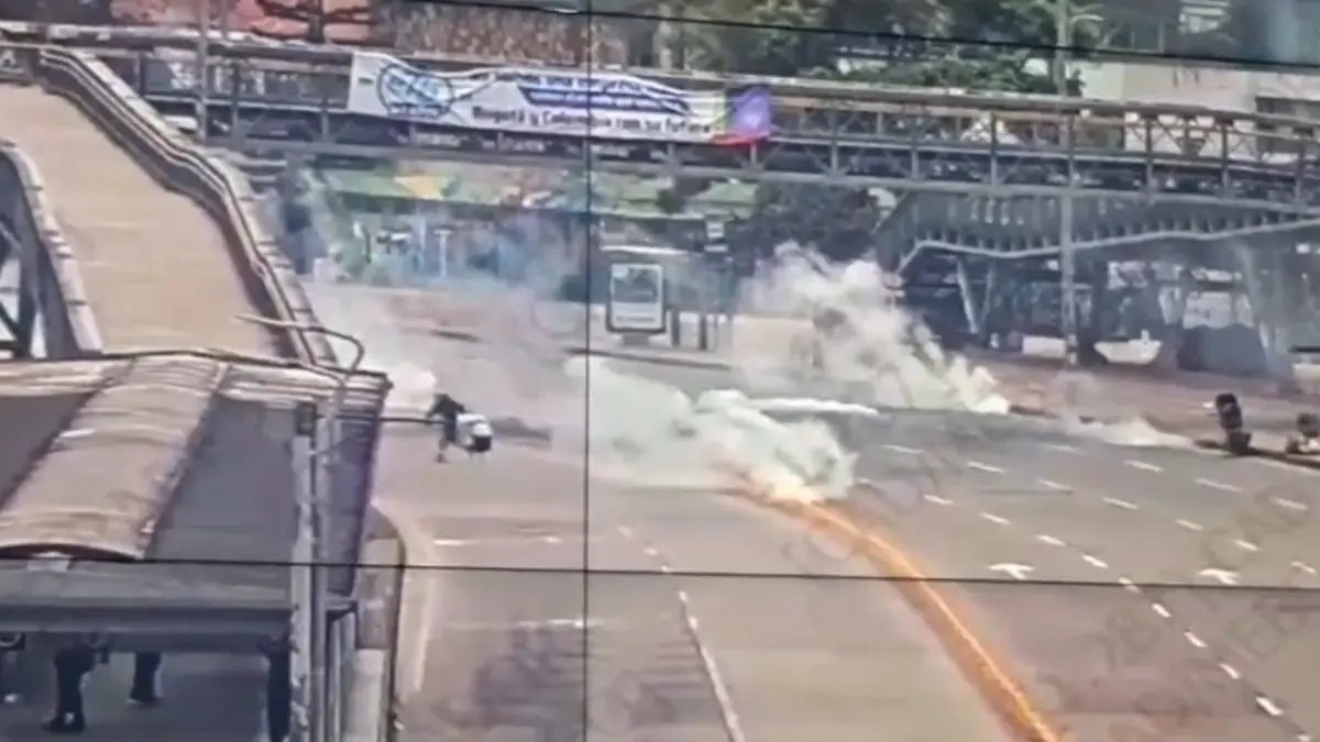 Presencia de Encapuchados Frente a la Universidad Nacional, en Carrera 30 y Calle 26, Géneros Afectación en Movilidad ¿por qué ¿el hijo de la perturbación?