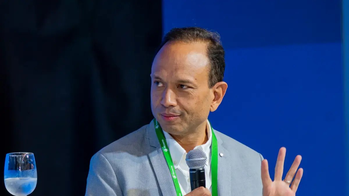 'Las instituciones en Colombia Están Funcionando, obviato de heno niveles de tensión muy grande', Carlos Bernal, exmagistrado de corté constitucional