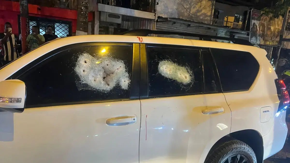 Un Muerto y Ocho Heridos Tras Ataque A Bala Contra Camioneta Blindada Que Se Movilizaba Por El Oriente de Cali
