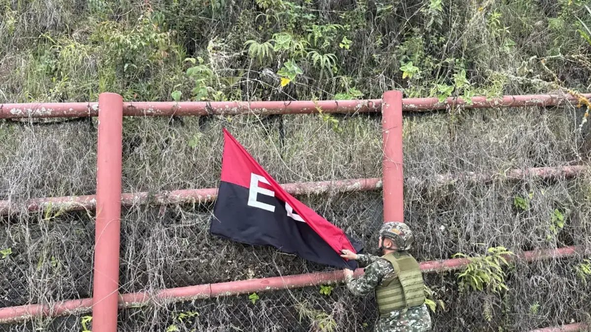 Aparece Nueva Bandera del Eln en Otra Zona del Municipio A Pesar del Fuerte Operativo Desplegado Por El Ejército
