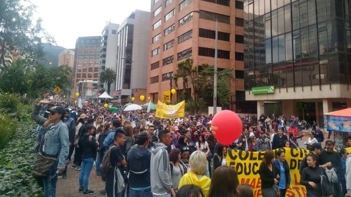 El Alcalde de Bogotá, Carlos Fernando Galán, Anunció Que Profesores que participaron en protestas Repondrán Clases y se les Devolverán Los Salarios
