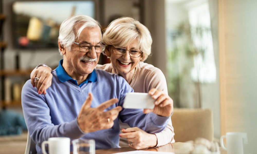 Adultos Que Superen Los 60 Años Podrán Inscribirse Como profesores voluntarios en medellín
