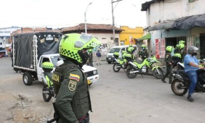 este es lo que se sabe del tiroteo; ¿Por Qué Qé Dos Personas Estaban Armadas?