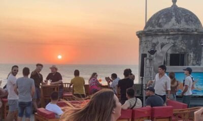 en Cinta Tres Agencias de Vieges, Un hostal y una Casa Turínstica