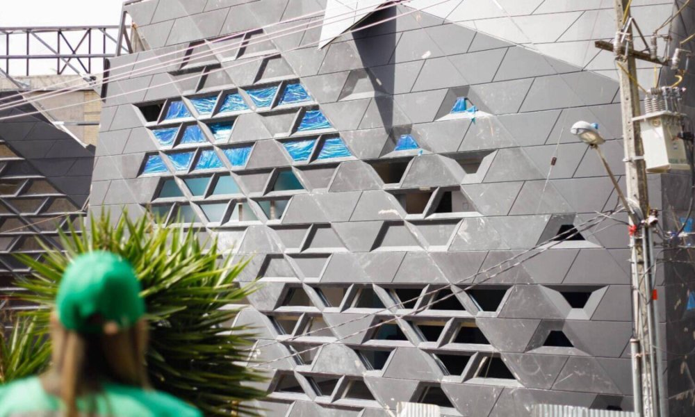 Contratista Salpicado Por Cano Aguas Vivas, de la Alcaldía de Quintero, abandonó Obras de la Biblioteca España en Medellín