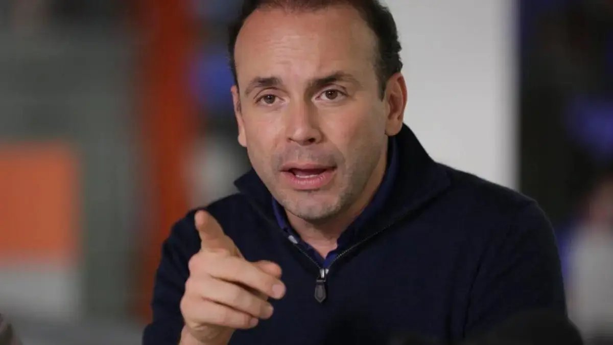 'Presidente Petro, Está en sus Manos Auminar El Presupesto de Seguidad'