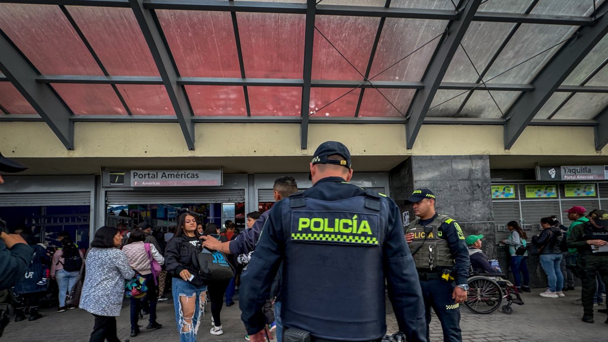 Transmilenio y Policía de Bogotá Sellan Millonario Convenio para Blindar La Seguridad del Sistema