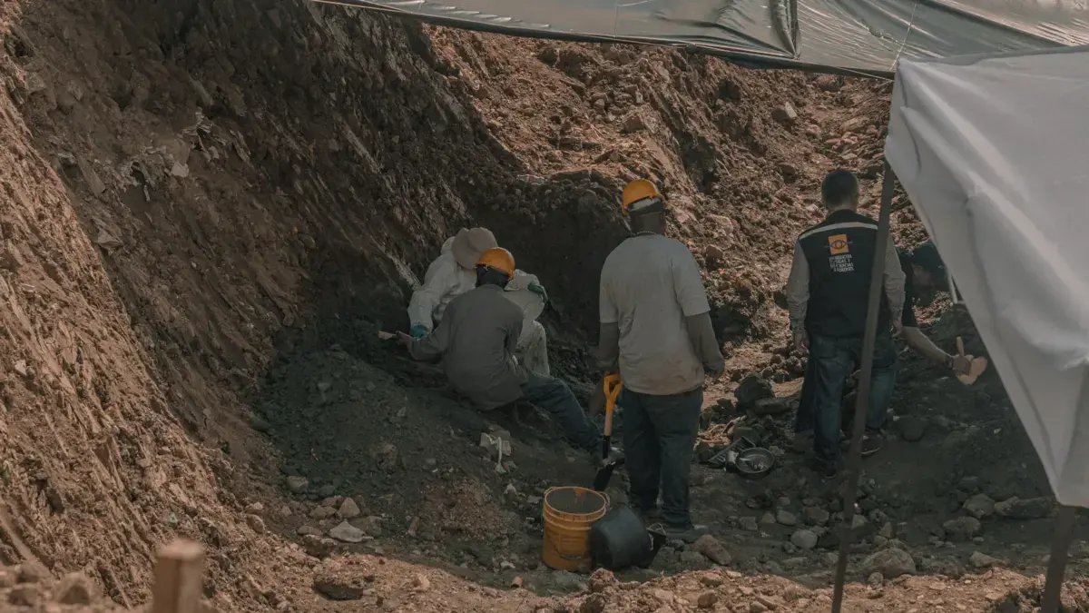 La Esbombrera de Medellín | Así, la jep realizó la recuperación de 6 cuerpos en la comuna 13 de la capital antioqueña: informa de 4 de las víctimas