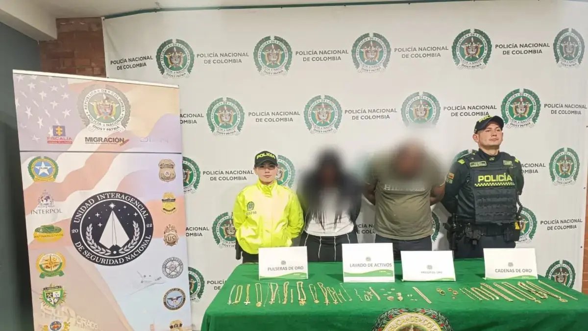 Capturadas dos Personas Con Joyas Avaluadas en $ 400 MILLONES EN EL DORADO