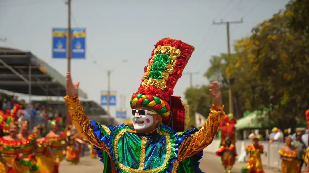 Adolfo Maury, Rey Momo 2026 y Sharon Acosta y Joshua Ortiz, Reyes del 'Carnavalito'