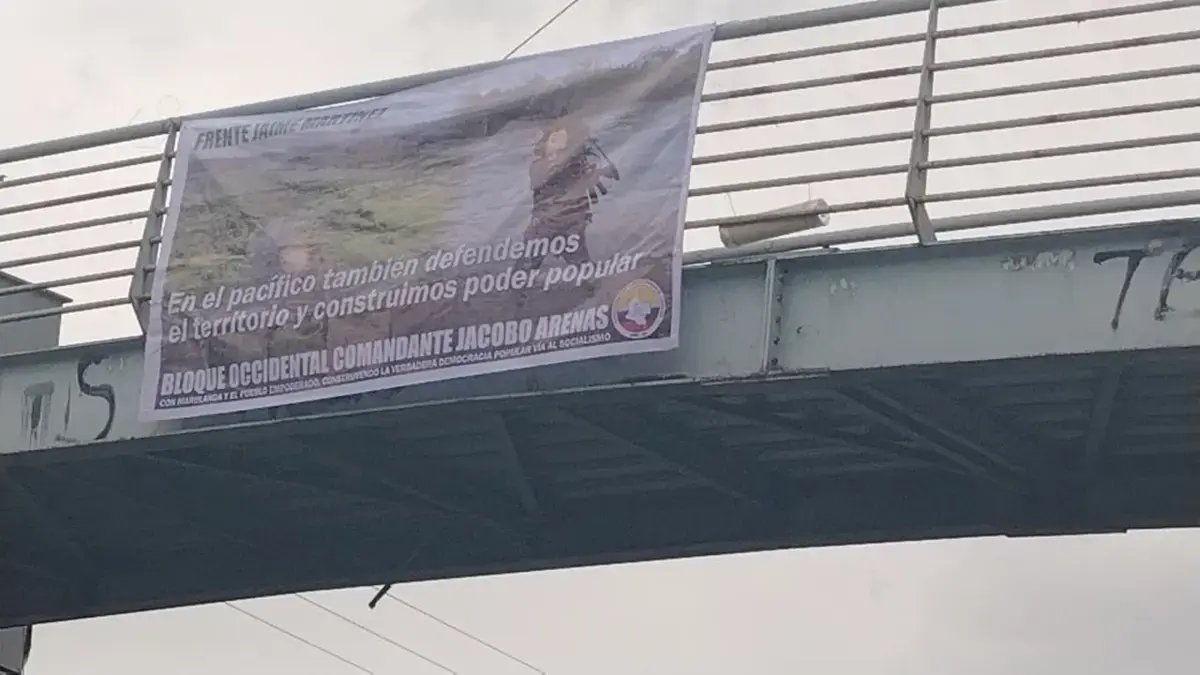 Subversivos Dejaron una Pancarta alusiva A Grupos Armados Ilegales