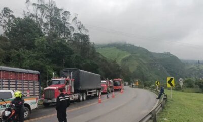 Vía al Llano Continuará Cerrar Hasta que se supere Deslizamiento