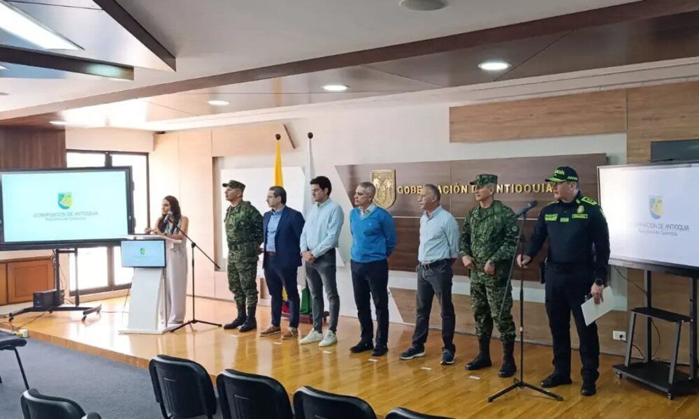 Más de 100 Uniformados Reforzarán Pie de Fuerza en Medellín Luego del Atentado Con Explosivos A Torre de Energía en Loreto