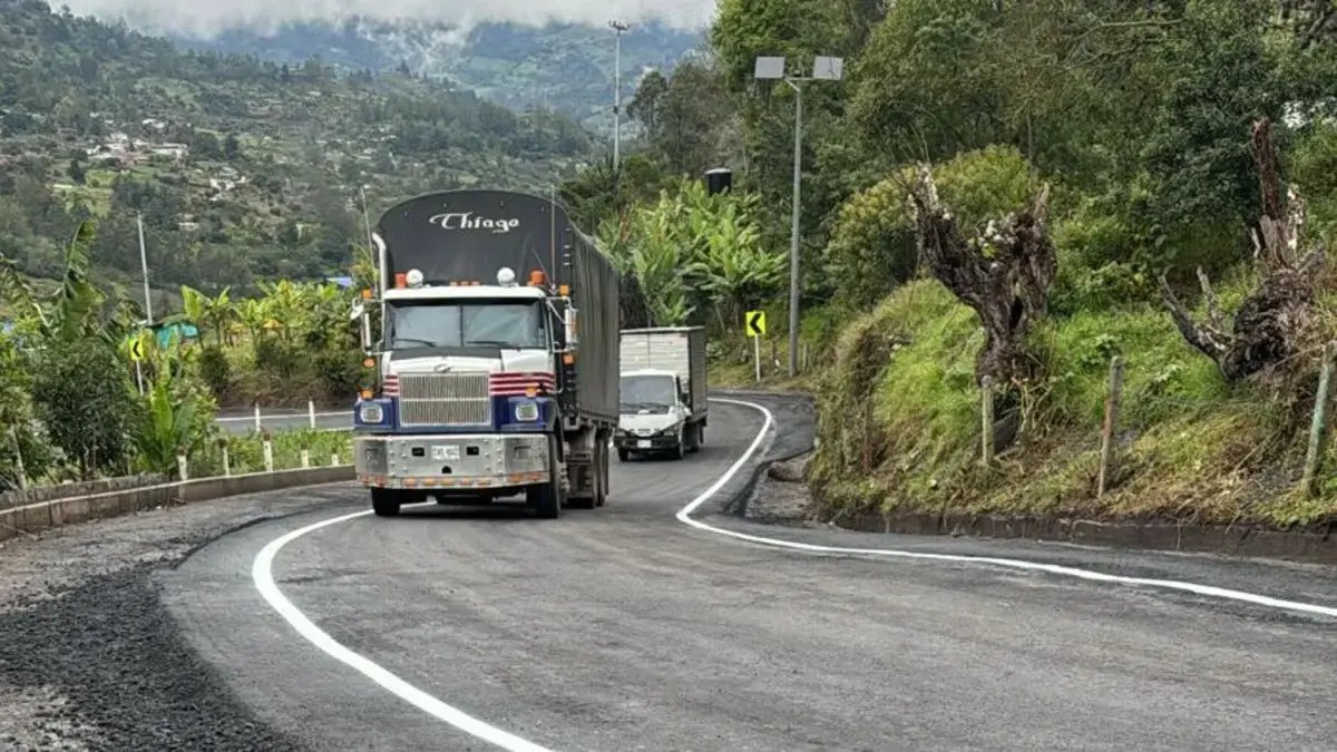 Reastable El Paso en el Kilómetro 18 de la Vía al Llano Tras más de 20 Horas de Cierr